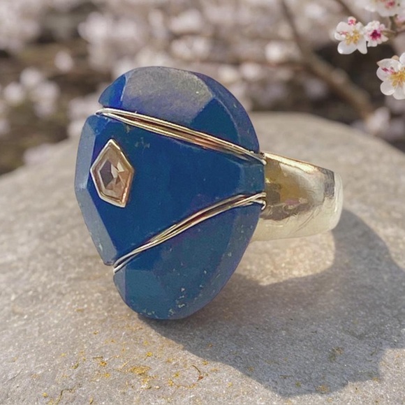 Silpada Jewelry - Silpada Blue “Midnight Star” Ring size 7
R2866